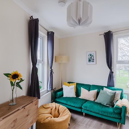 Modern Cosy Corner Flat 3 Bed And Loft Sleep 7 People Londres Exterior foto