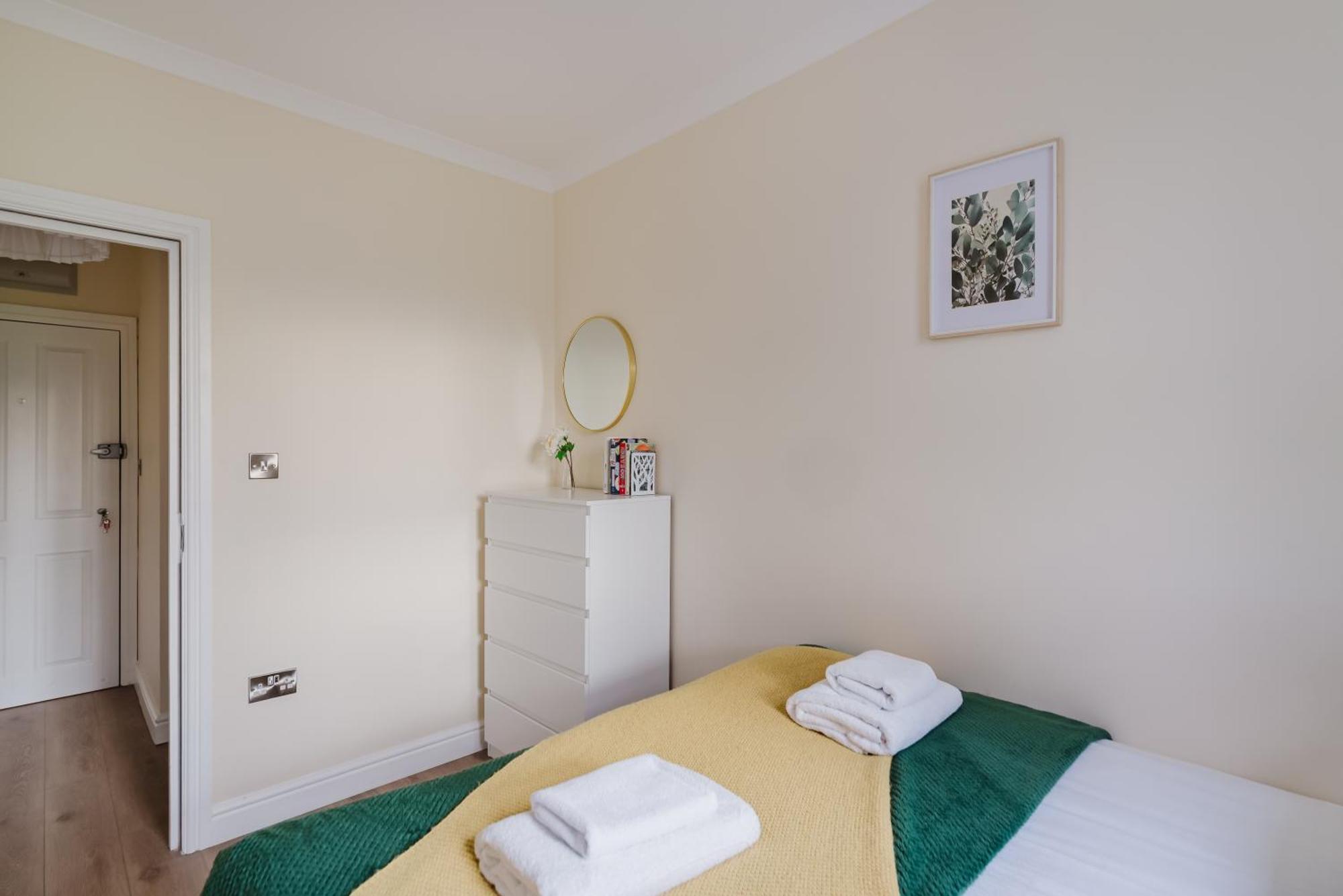 Modern Cosy Corner Flat 3 Bed And Loft Sleep 7 People Londres Exterior foto