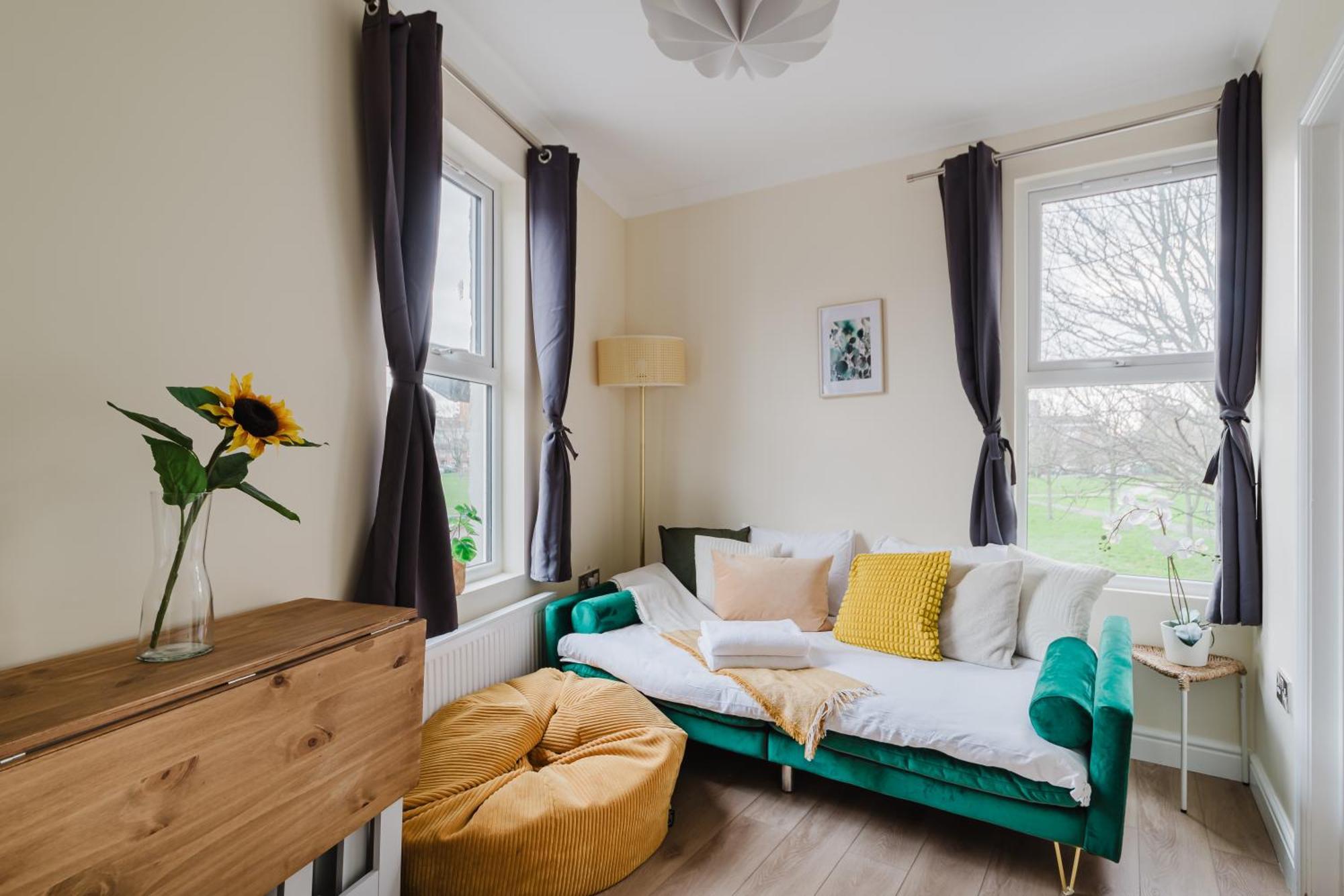 Modern Cosy Corner Flat 3 Bed And Loft Sleep 7 People Londres Exterior foto