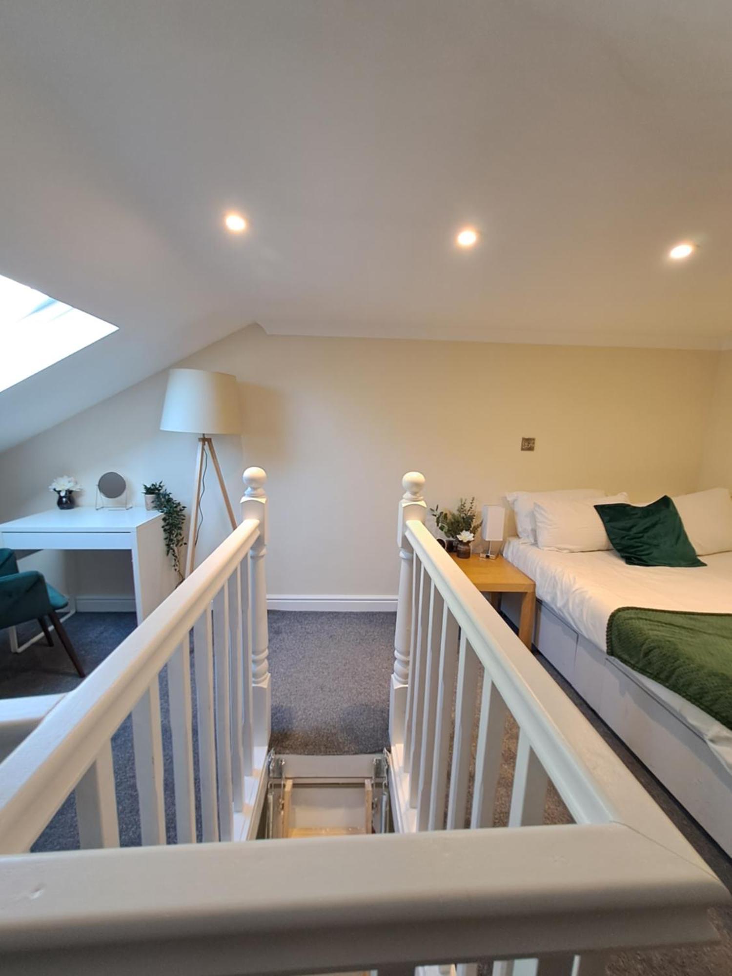Modern Cosy Corner Flat 3 Bed And Loft Sleep 7 People Londres Exterior foto